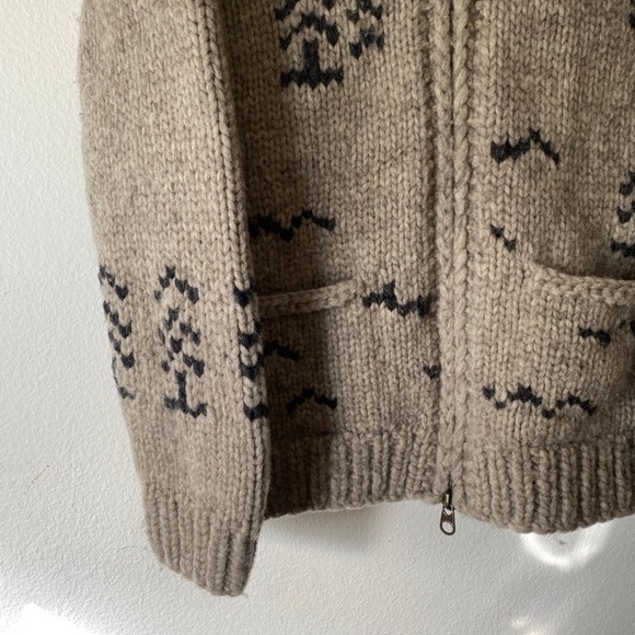 REI a wilderness spirit born 1938 limited addition 100% wool cowichan syle - Picture 3 of 12